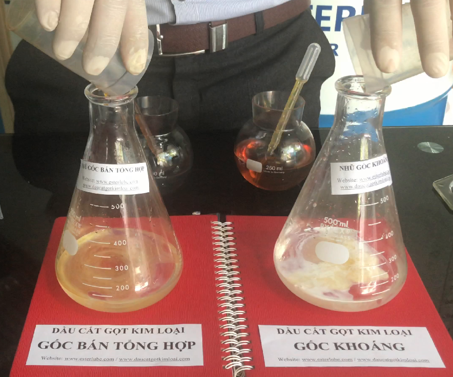 Dầu giải nhiệt gốc bán tổng hợp Dầu giải nhiệt gốc bán tổng hợp
